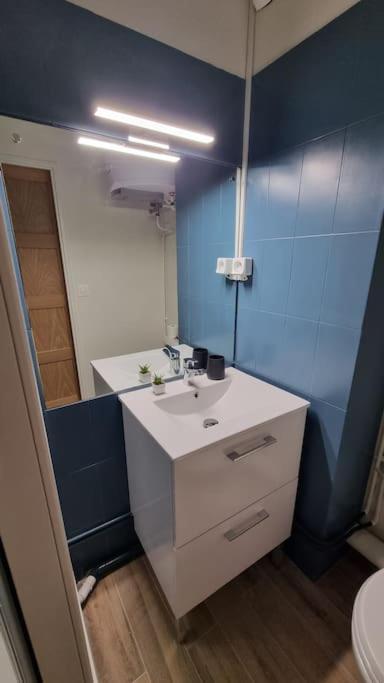 Magnifique Studio Sur Le Port De Груисан Екстериор снимка